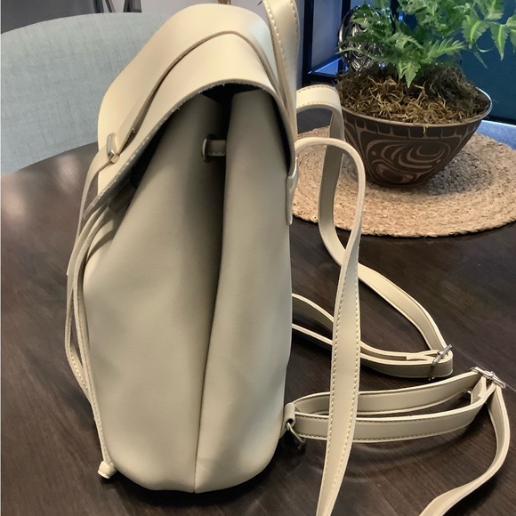 Akaiv Backpack Purse - Picture 4 of 4